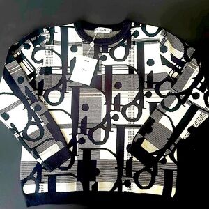 CD wool sweater (size M) runs small